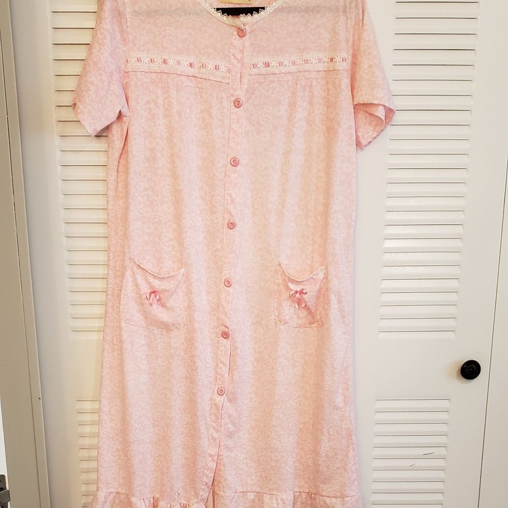 XL Pink and White Emily Stacy Robe